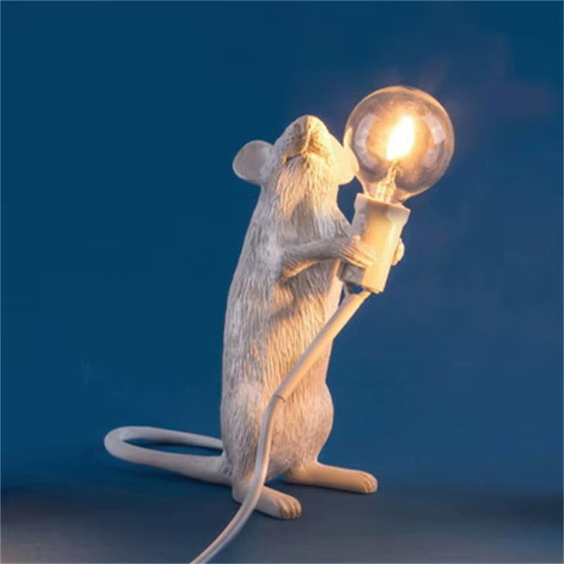 Modern LED Table Lights Resin Animal Rat Cat Squirrel LED Night Lights Mouse Table Lamps Home Decor Desk Lamp Lighting Fixtures