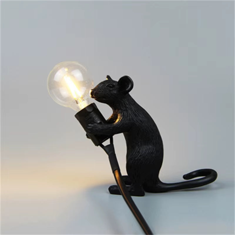 Modern LED Table Lights Resin Animal Rat Cat Squirrel LED Night Lights Mouse Table Lamps Home Decor Desk Lamp Lighting Fixtures