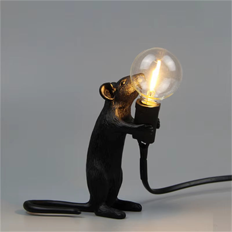 Modern LED Table Lights Resin Animal Rat Cat Squirrel LED Night Lights Mouse Table Lamps Home Decor Desk Lamp Lighting Fixtures